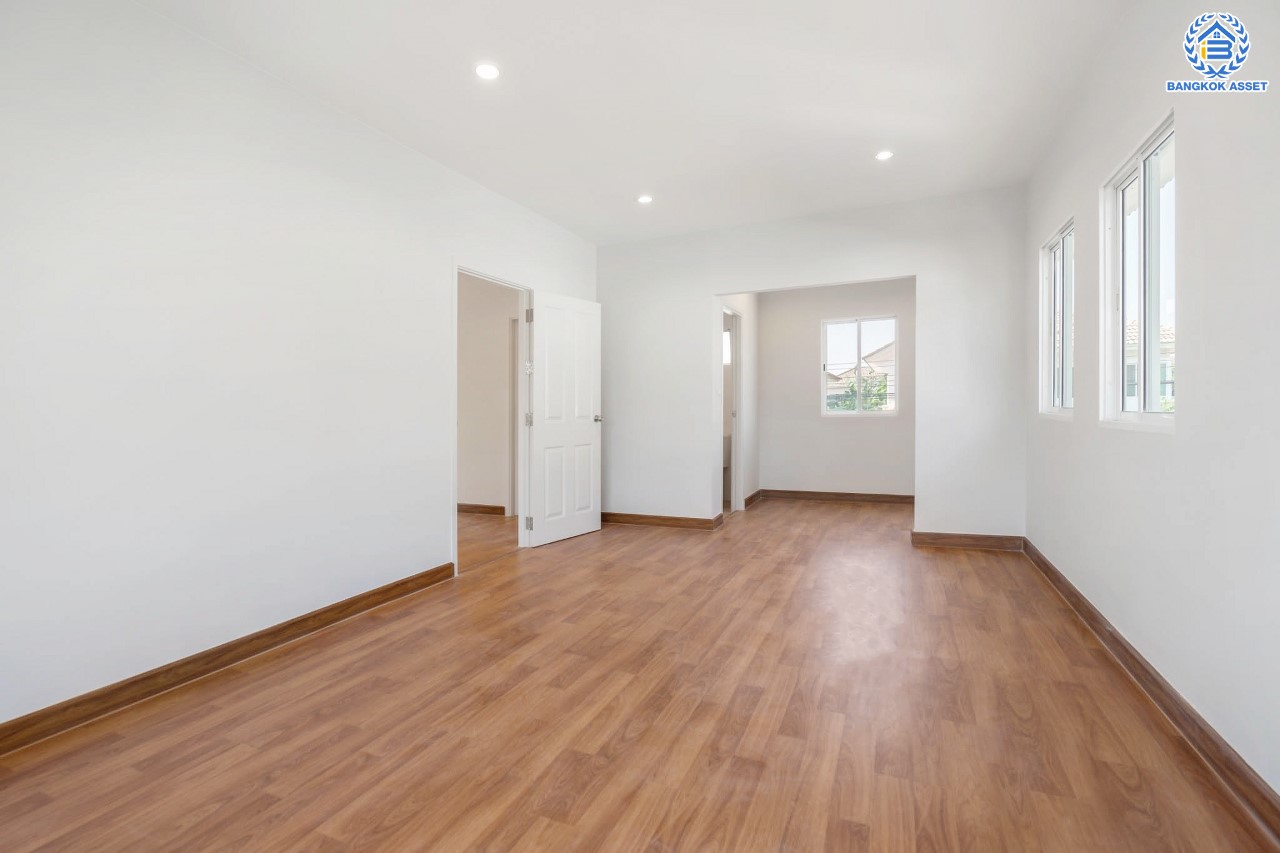 บ้านมือสองตกแต่งใหม่ หลังใหญ่ ดีไซน์ทันสมัย เนื้อที่ 53.8 ตร.ว. ม.ภัสสร14 บางใหญ่-กาญจนาฯ (ซ.กันตนา) รองรับทุกความสุข ฟังก์ชัน 3 ห้องนอน 2 ห้องน้ำ 2 ที่จอดรถ บนทำเลศักยภาพ ใกล้เซ็นทรัลเวสต์เกต ทางด่วน "ศรีรัช" และรถไฟฟ้า "สถานีตลาดบางใหญ่"